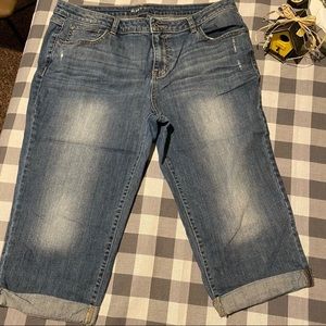 Apt 9 Modern Fit Capri jeans size 16